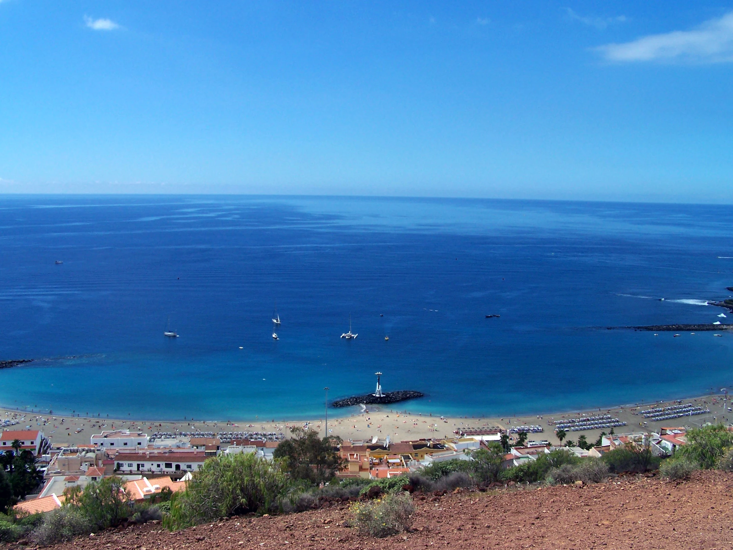 Playa de los Cristianos en la costa sur de Tenerife