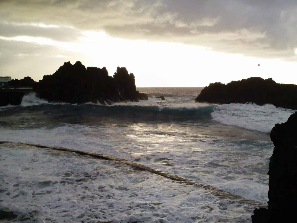 Piscina de mar y costa rocosa de El Pris, en Tacoronte