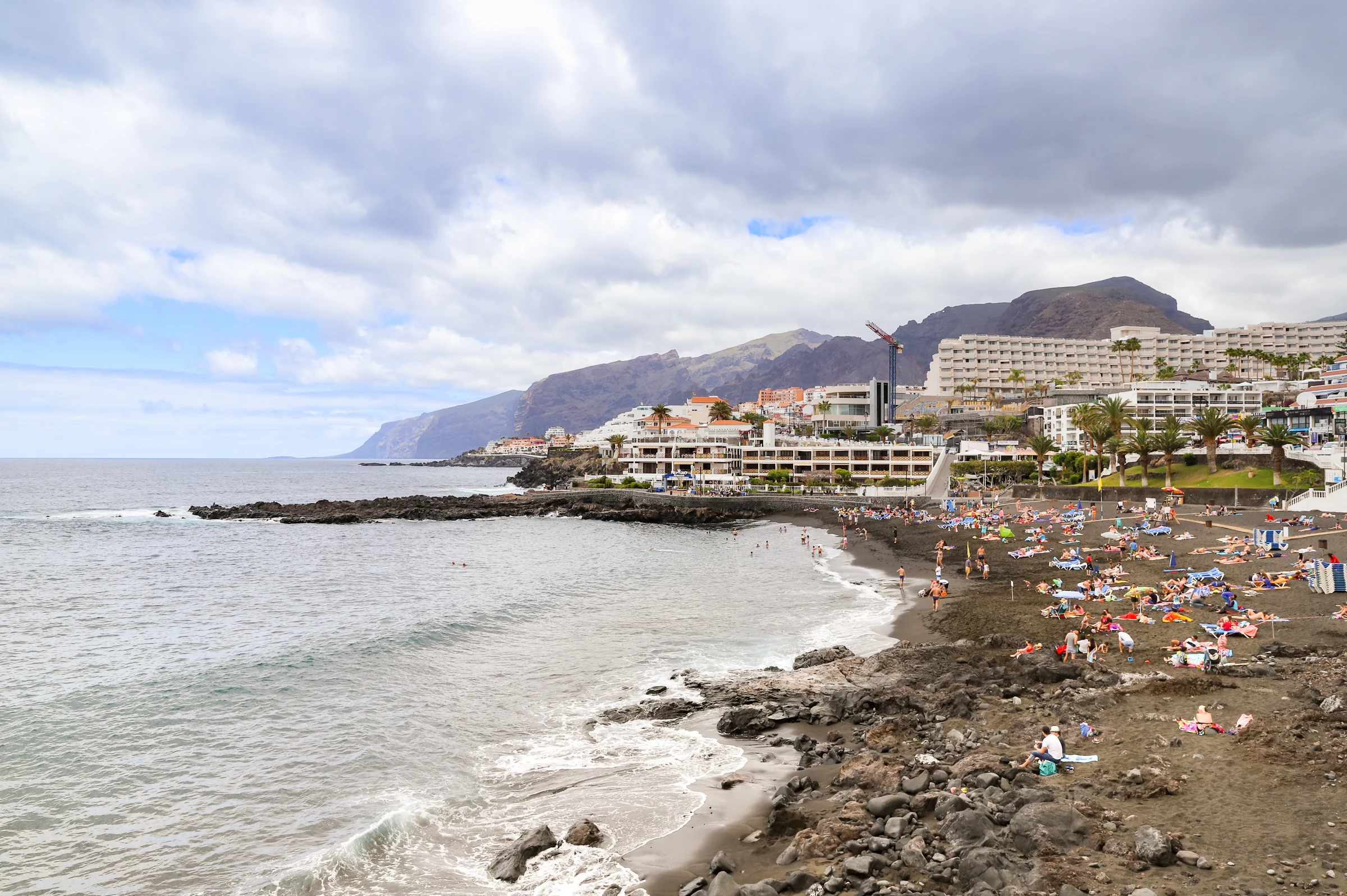 Costa de arena negra de Playa de la Arena, Santiago del Teide, Tenerife